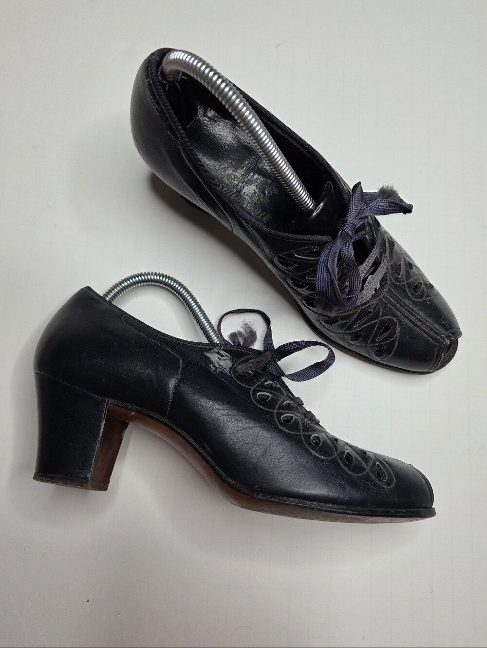 Vintage 20s 30s American Girl Leather Cutout Oxford heels Flapper Blue Lace 7.5